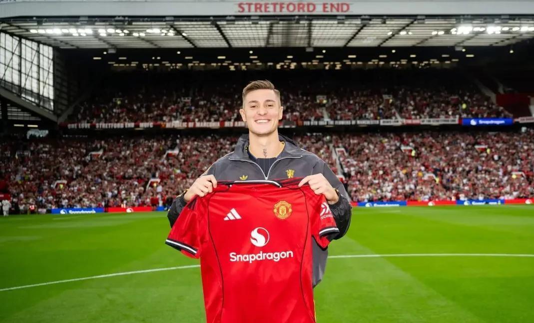 曼联主场告捷，重点突破引人瞩目(曼联的主场)